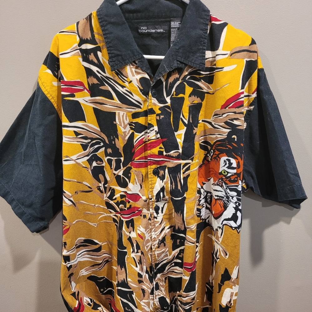 Vintage No Boundaries Tiger Shirt XL Asian Bamboo Polyester Button Y2K
